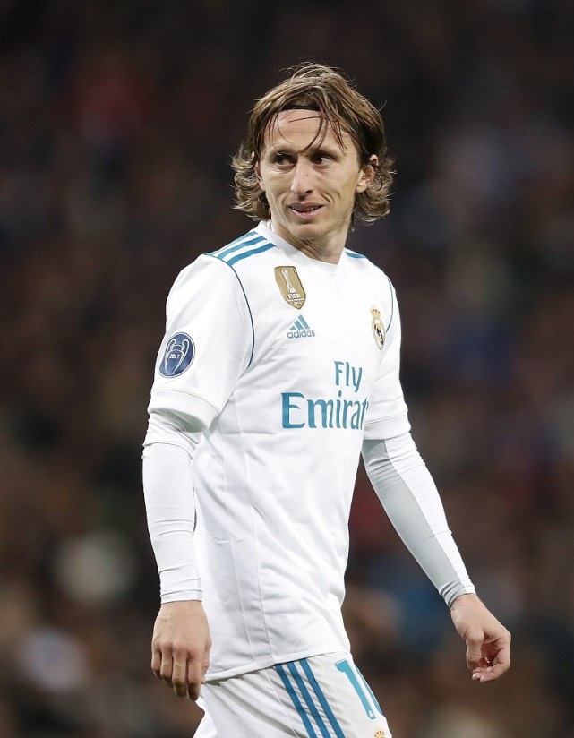 半场：海港1-0英博，加布里埃尔破门+进球被吹，莱昂纳多助攻