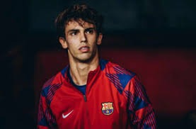 [NBA]詹姆斯助攻 东契奇三分应声入网