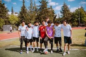 大谷翔平在 2024 年常规赛结束后，将自己的 50 轰纪念球衣捐赠给了道奇博物馆